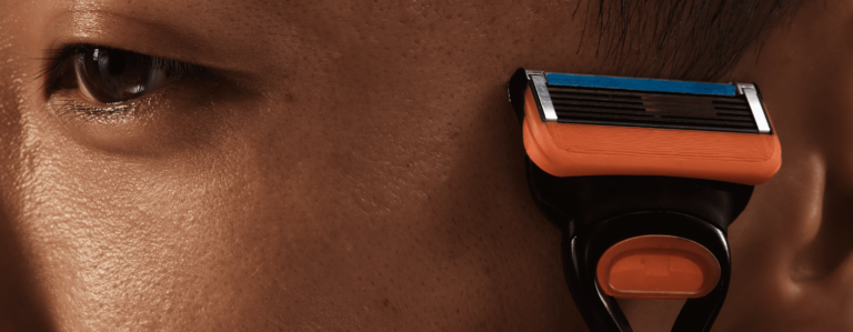 Shaving tricky areas of the face Gillette Fusion5 precision trimmer dt 2x