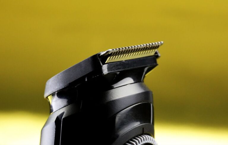 clean maintain electric beard trimmer main 1520273522