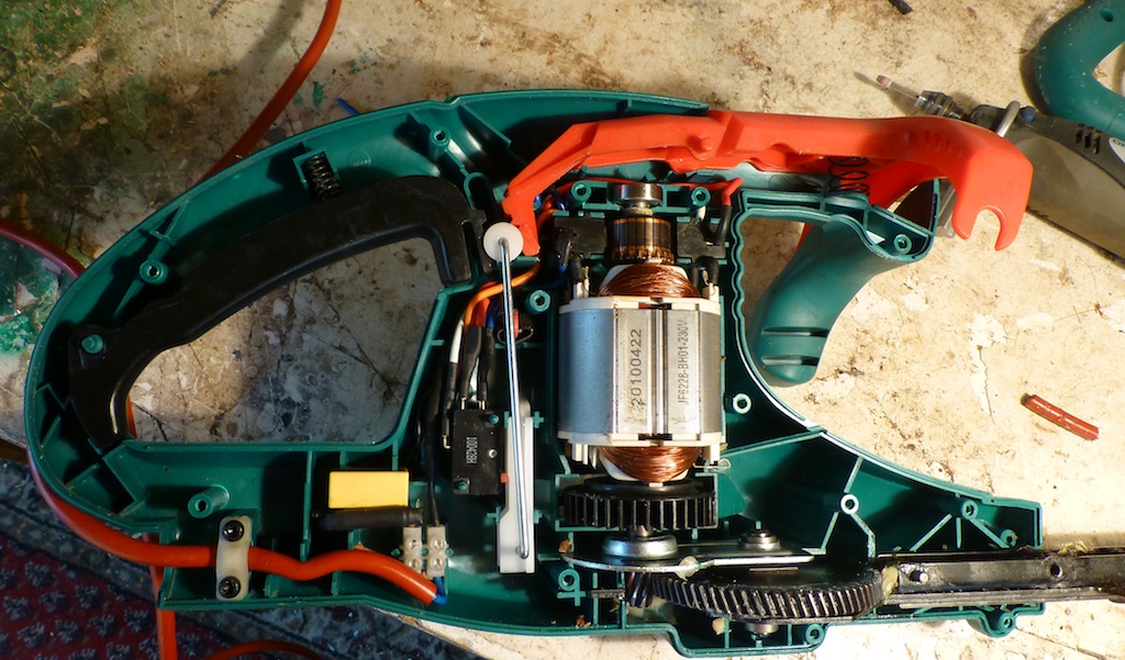 how to repair hedge trimmer
